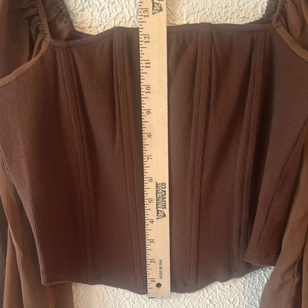 Promesa Brown Ruched Long Sleeve Crop Blouse - Picture 4 of 11
